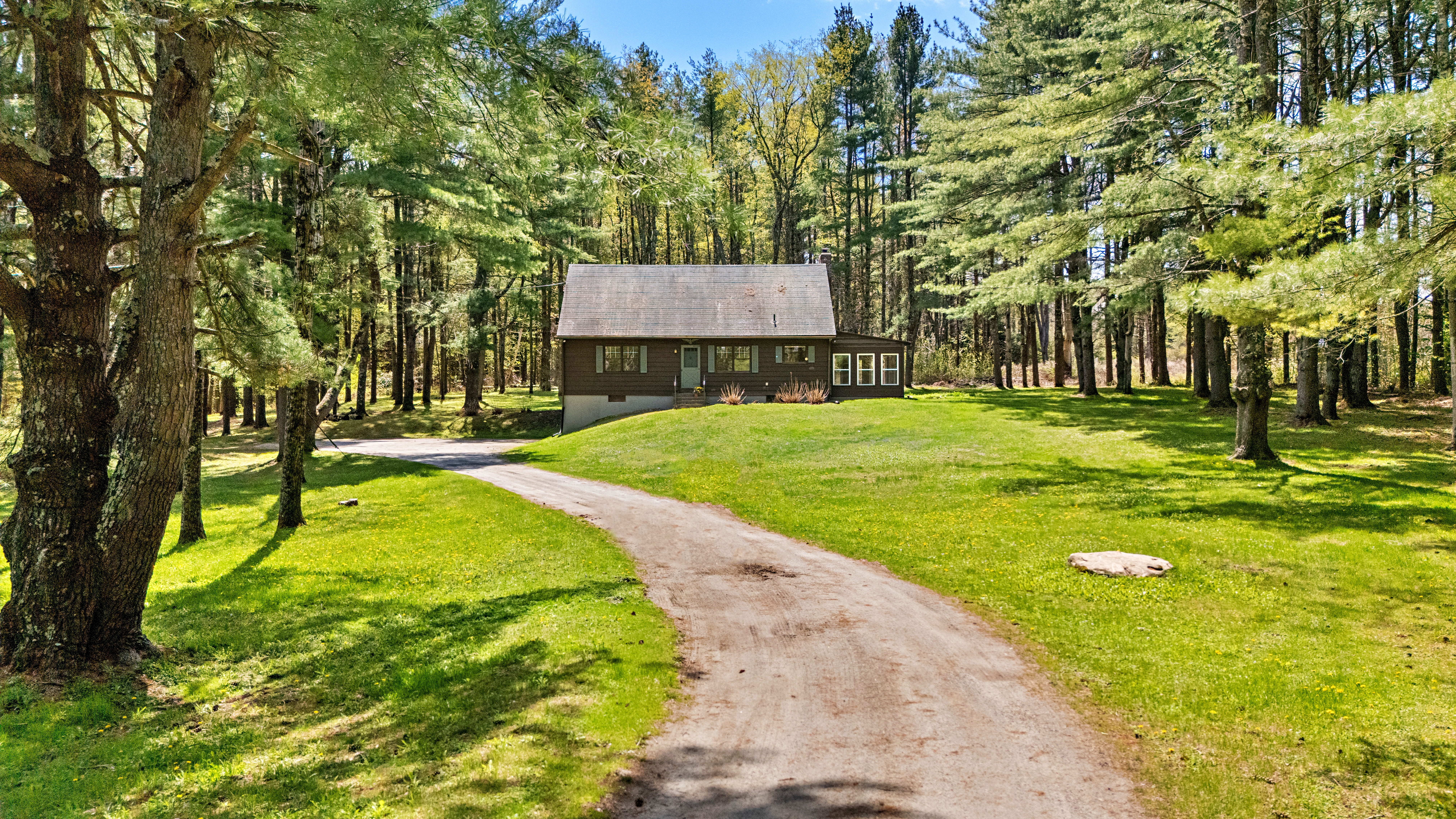  Secluded Lenox Acreage – Privacy, Character, & Minutes to Downtown - 物件實景