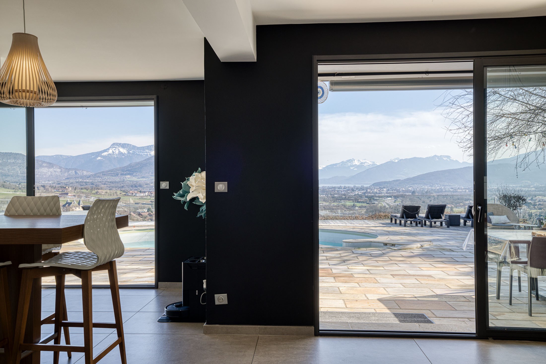  Renovated Contemporary Villa with Lake and Mountain Views – Annecy Heights - 物件實景