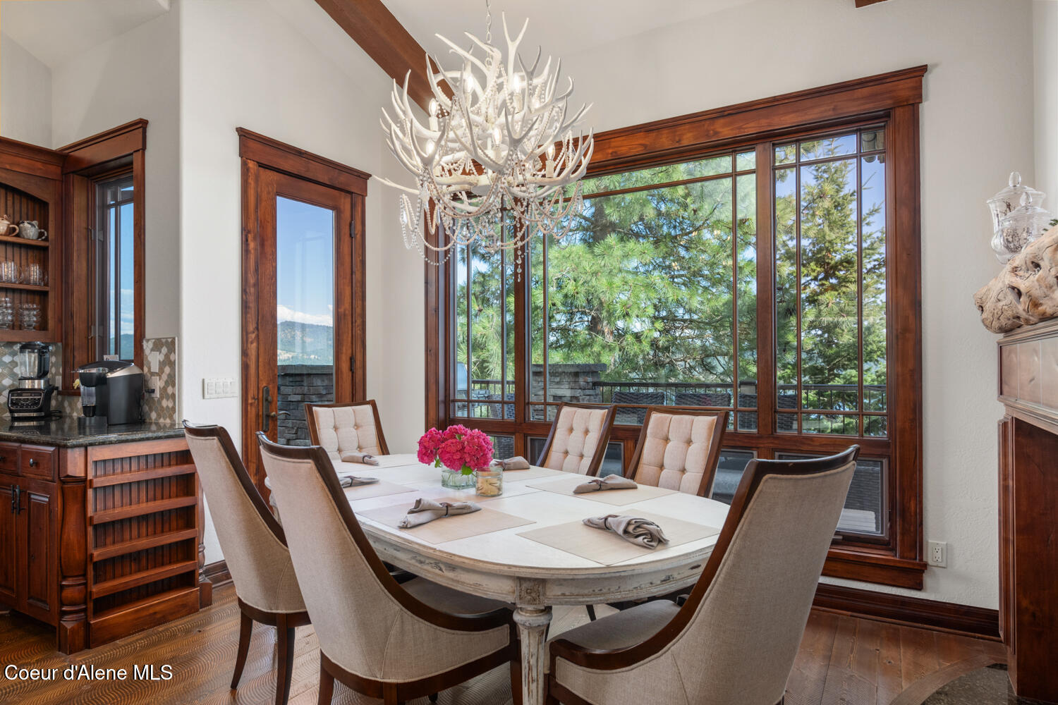 Coeur d'Alene, Idaho, 83814, United States, 4 Bedrooms Bedrooms, ,4 BathroomsBathrooms,Residential,For Sale,1909432