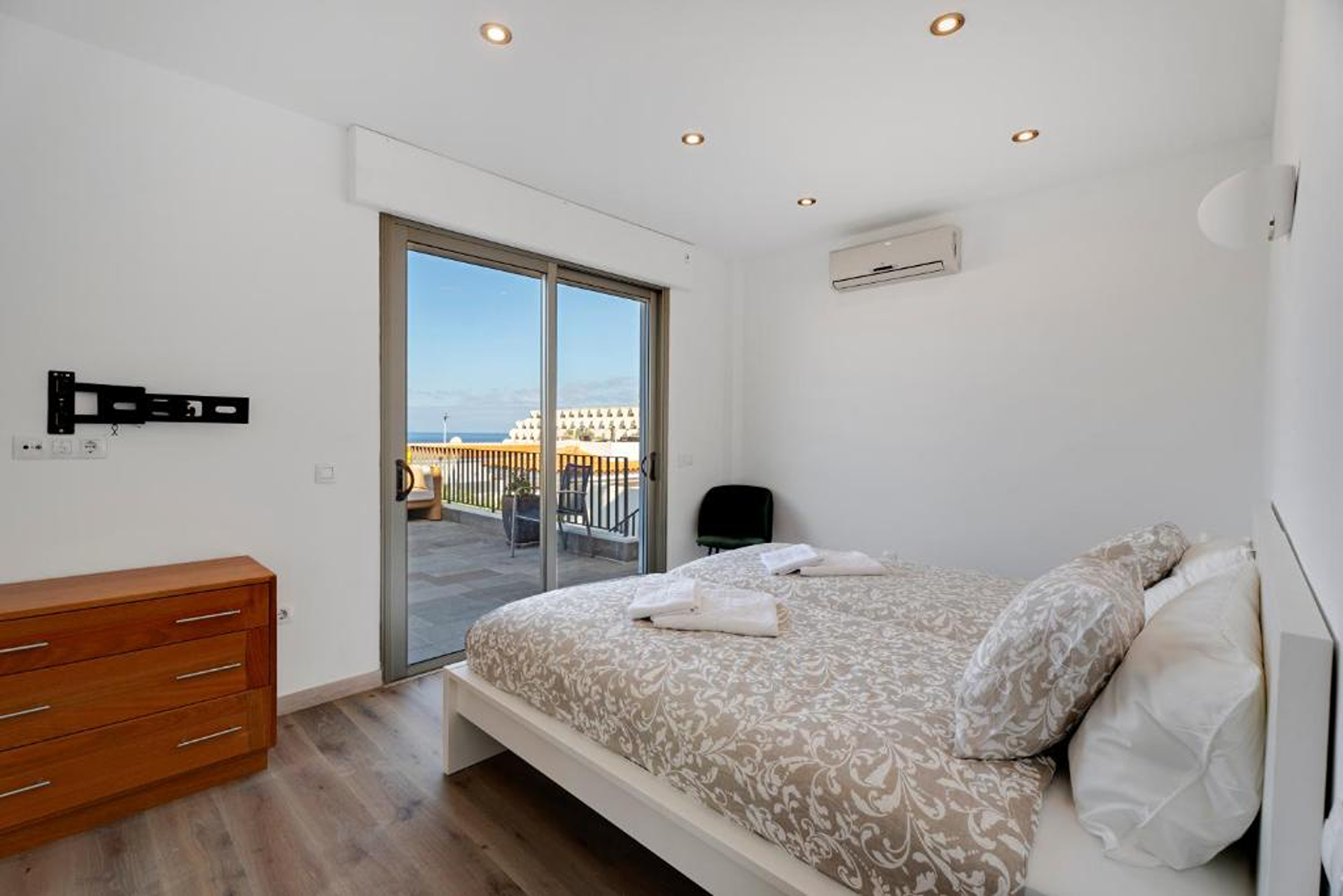 Contemporary Villa for Sale in Puerto de Santiago, Tenerife - 物件實景