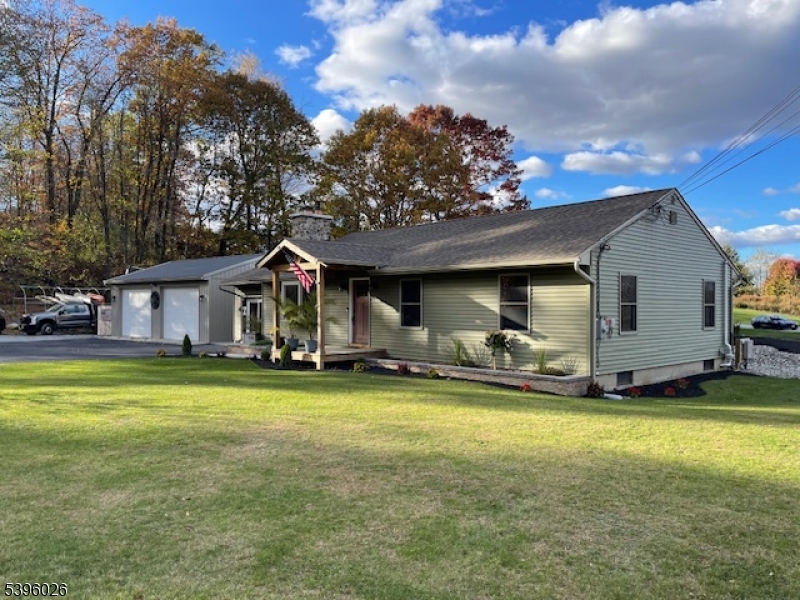 Hardyston Twp., New Jersey, 07419, United States, 3 Bedrooms Bedrooms, ,2 BathroomsBathrooms,Residential,For Sale,1992953