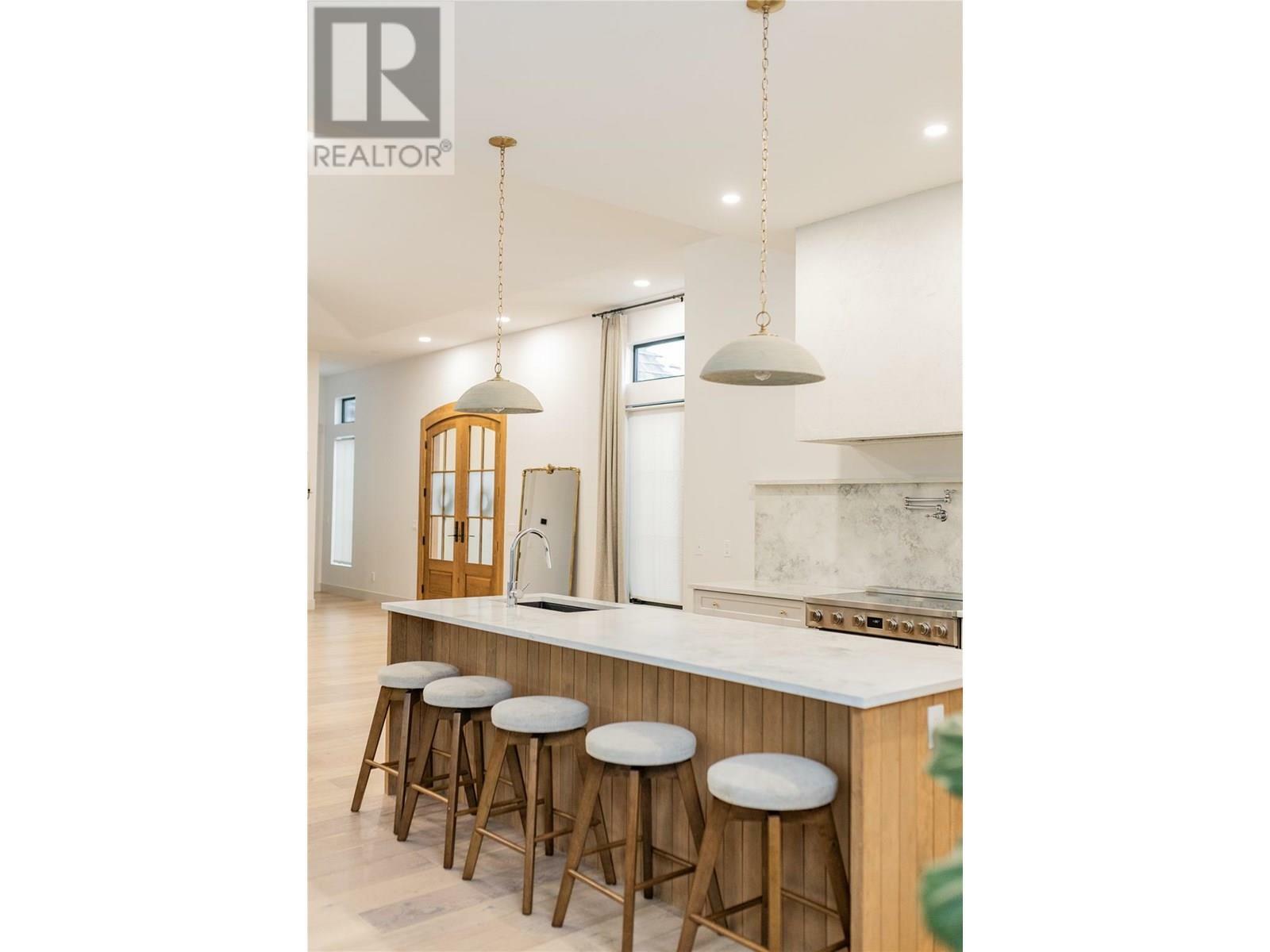 GRAND FORKS, British Columbia, V0H 1H2, CA, 5 Bedrooms Bedrooms, ,5 BathroomsBathrooms,Residential,For Sale,1868553