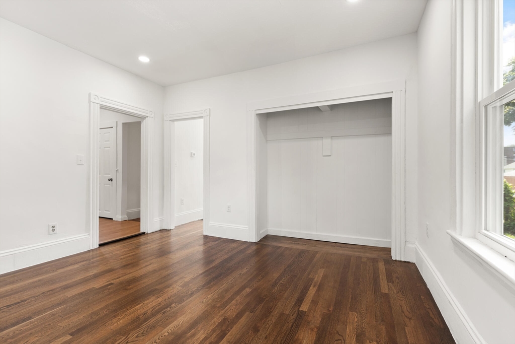 Quincy, Massachusetts, 02169, United States, 3 Bedrooms Bedrooms, ,2 BathroomsBathrooms,Residential,For Sale,1943561
