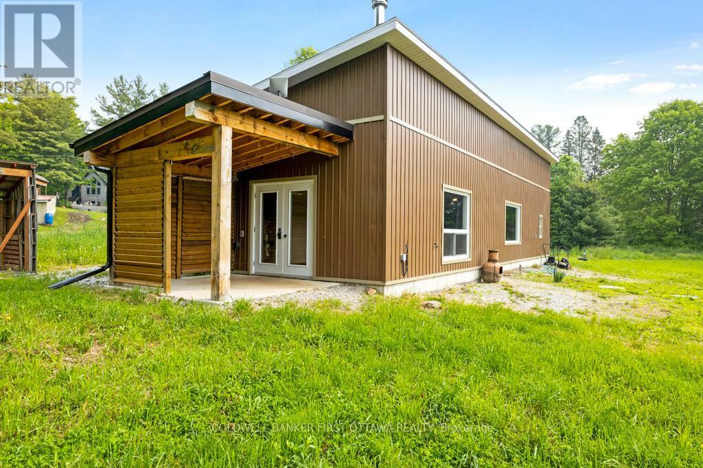 TAY VALLEY, Ontario, K0H 2B0, CA, 2 Bedrooms Bedrooms, ,1 BathroomBathrooms,Residential,For Sale,1866349