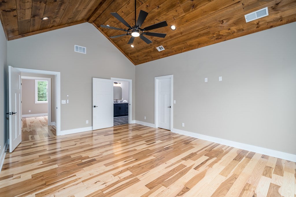 Ellijay, Georgia, 30540, United States, 4 Bedrooms Bedrooms, ,5 BathroomsBathrooms,Residential,For Sale,1858982
