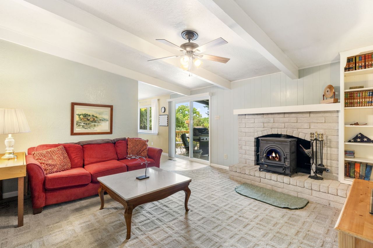 White Rock, New Mexico, 87547, United States, 4 Bedrooms Bedrooms, ,3 BathroomsBathrooms,Residential,For Sale,1906600