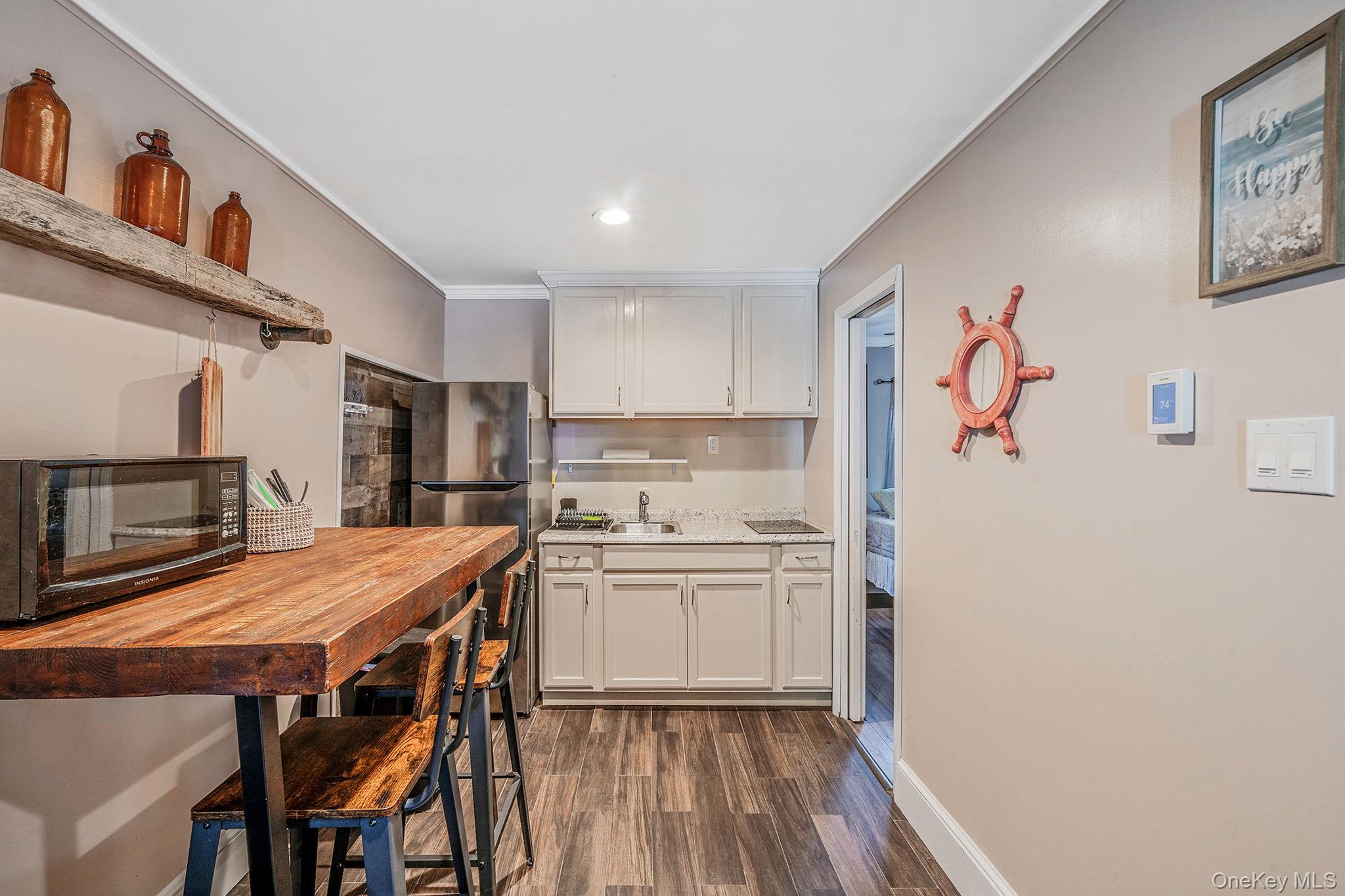 West Islip, New York, 11795, United States, 4 Bedrooms Bedrooms, ,4 BathroomsBathrooms,Residential,For Sale,1925742