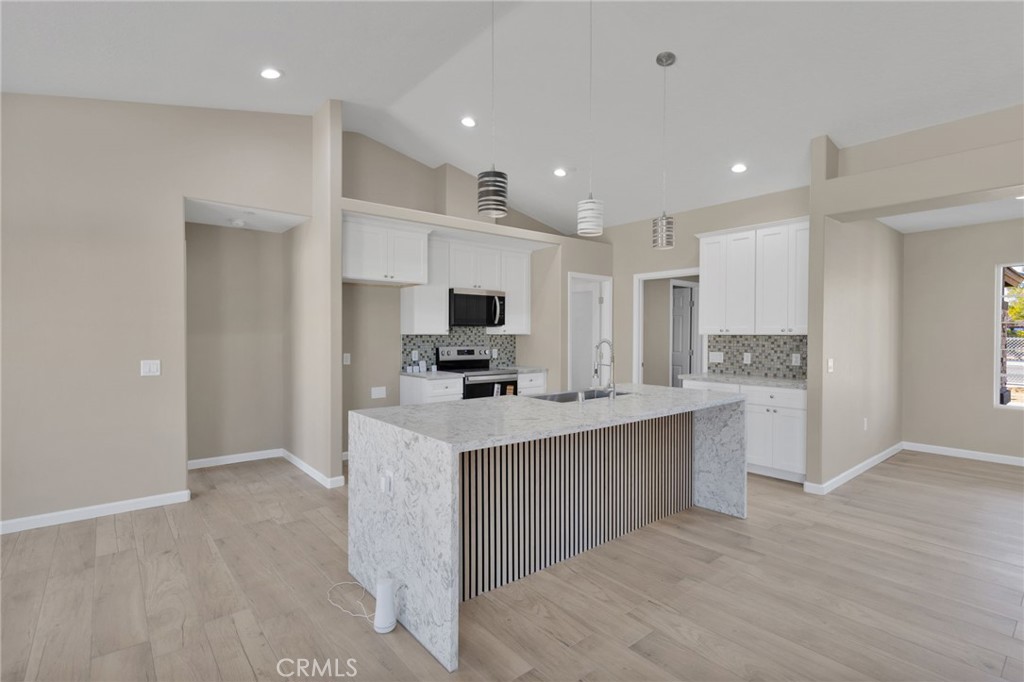 Hesperia, California, 92345, United States, 4 Bedrooms Bedrooms, ,3 BathroomsBathrooms,Residential,For Sale,1989445