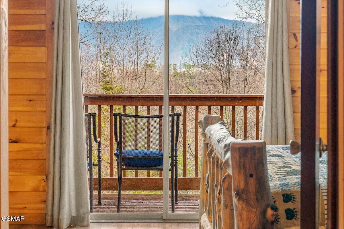 Gatlinburg, Tennessee, 37738, United States, 5 Bedrooms Bedrooms, ,4 BathroomsBathrooms,Residential,For Sale,2023747