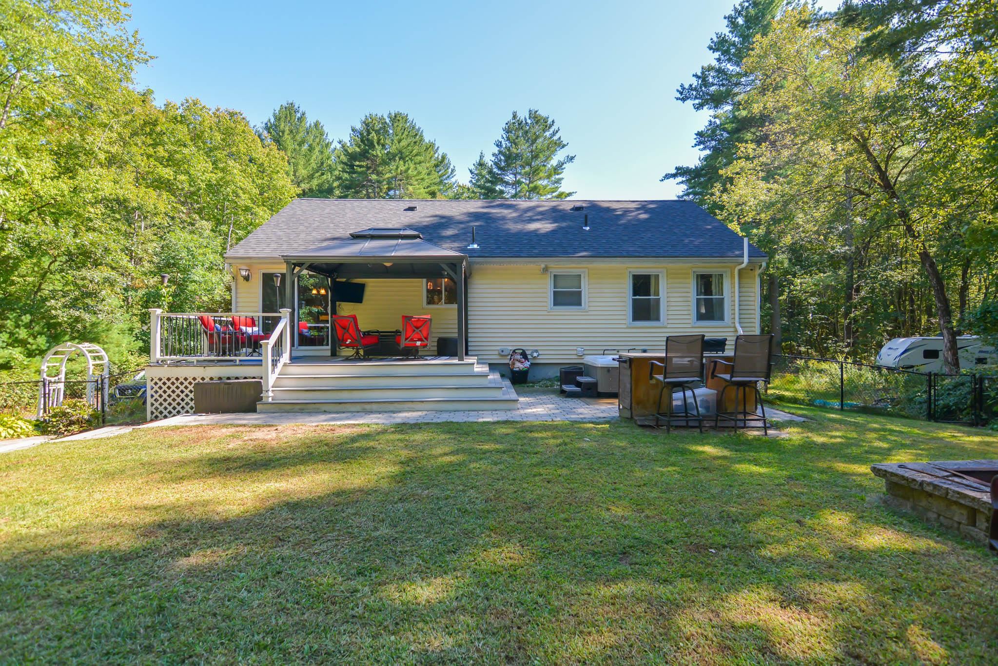 Litchfield, New Hampshire, 03054, United States, 3 Bedrooms Bedrooms, ,1 BathroomBathrooms,Residential,For Sale,1948760
