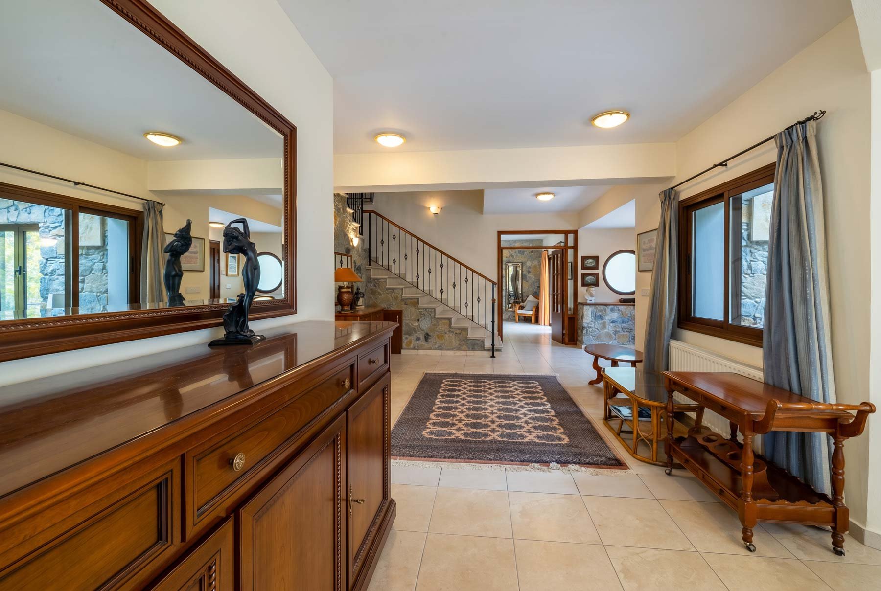  5 Bedroom Stone Villa with Pool near Troodos in Moniatis, Limassol - 物件實景