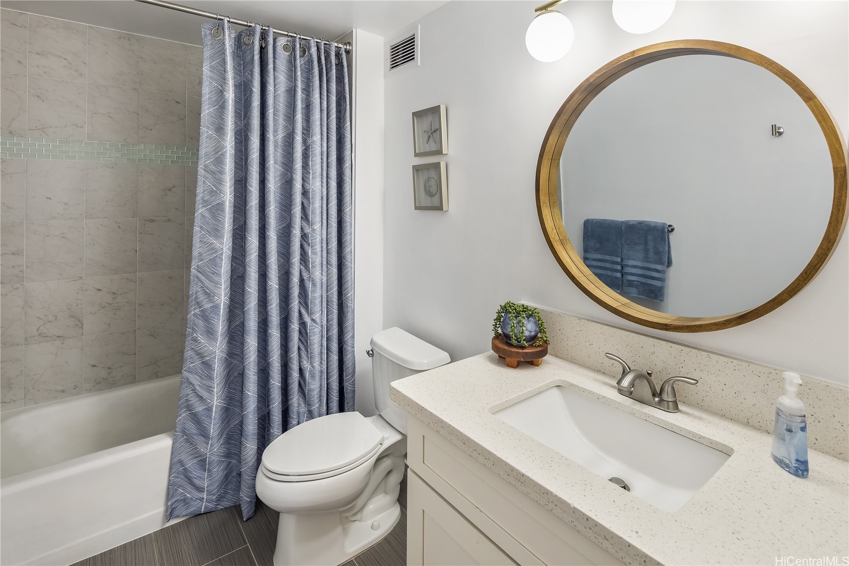 Honolulu, Hawaii, 96814, United States, 2 Bedrooms Bedrooms, ,2 BathroomsBathrooms,Residential,For Sale,1991351