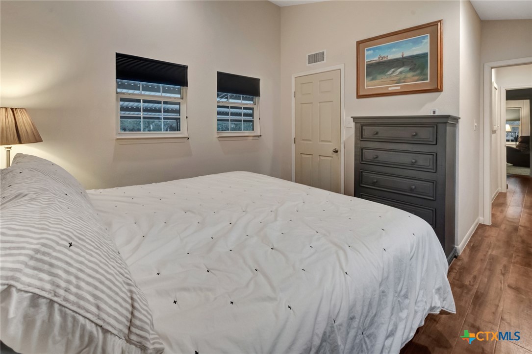 Hallettsville, Texas, 77964, United States, 2 Bedrooms Bedrooms, ,2 BathroomsBathrooms,Residential,For Sale,1989006