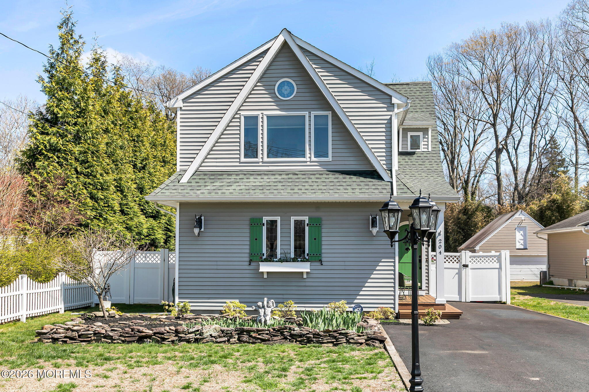Red Bank, New Jersey, 07701, United States, ,3 BathroomsBathrooms,Residential,For Sale,2040176