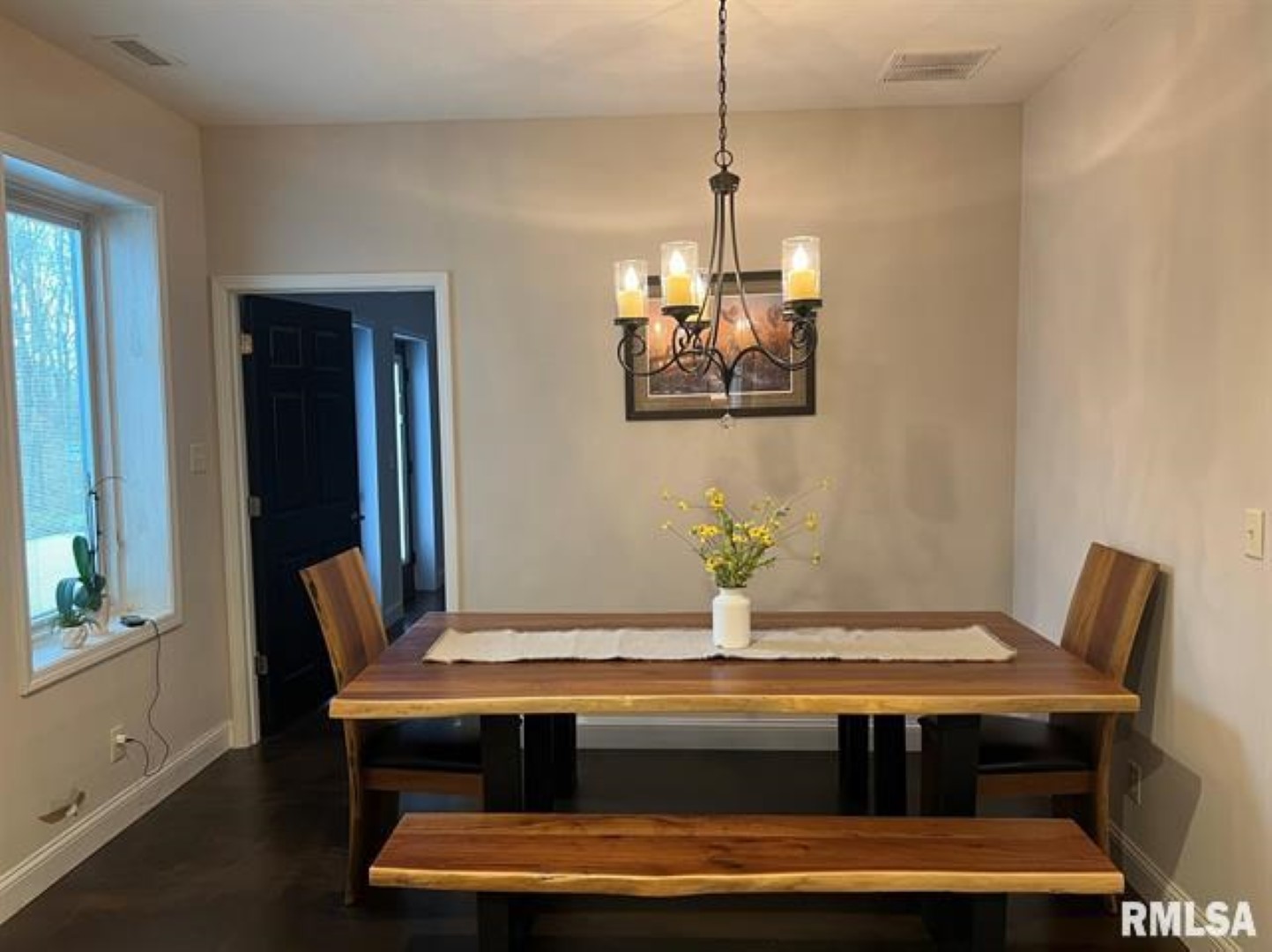 Cobden, Illinois, 62920, United States, 2 Bedrooms Bedrooms, ,2 BathroomsBathrooms,Residential,For Sale,2009270