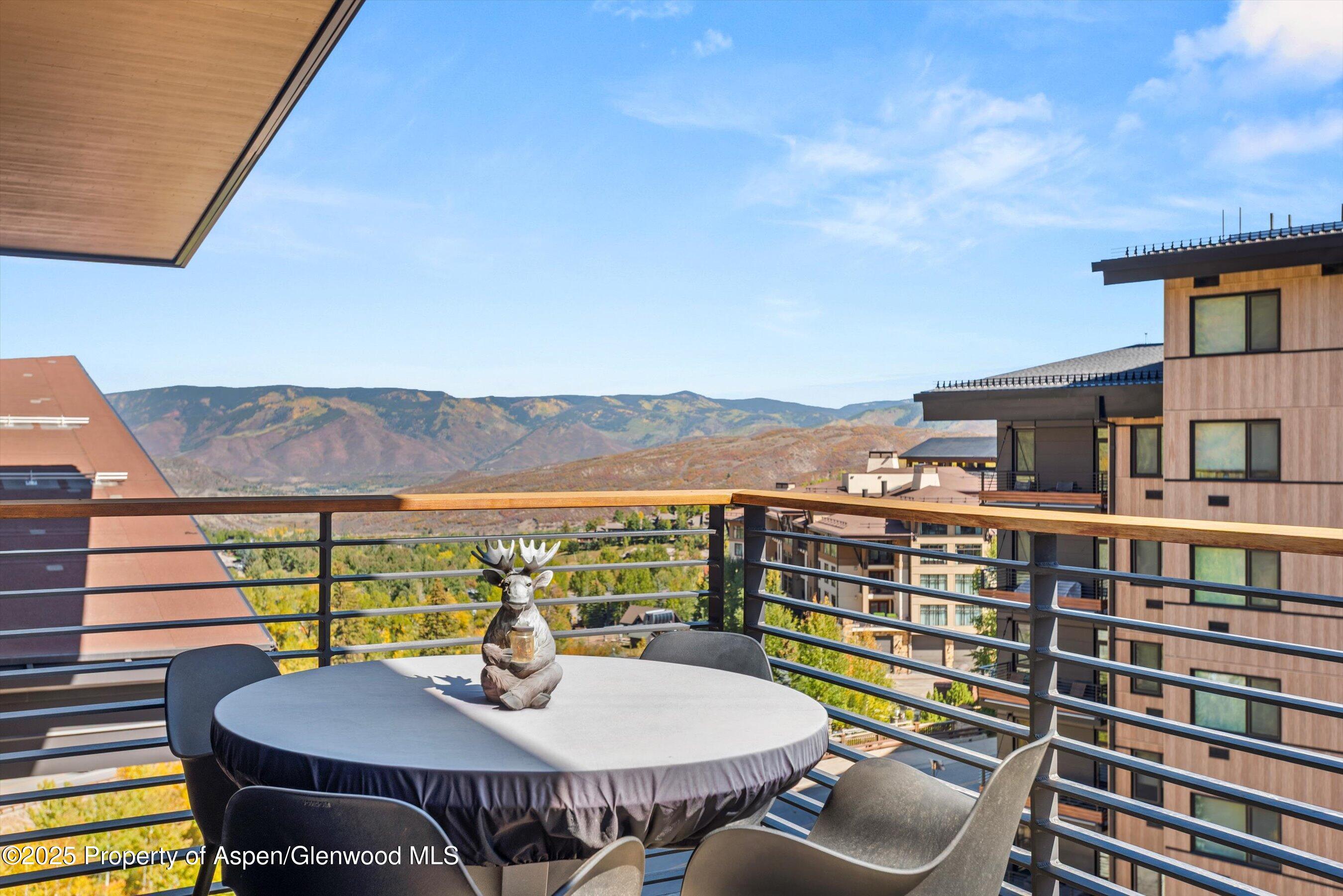 Snowmass Village, Colorado, 81615, United States, 3 Bedrooms Bedrooms, ,3 BathroomsBathrooms,Residential,For Sale,1997105