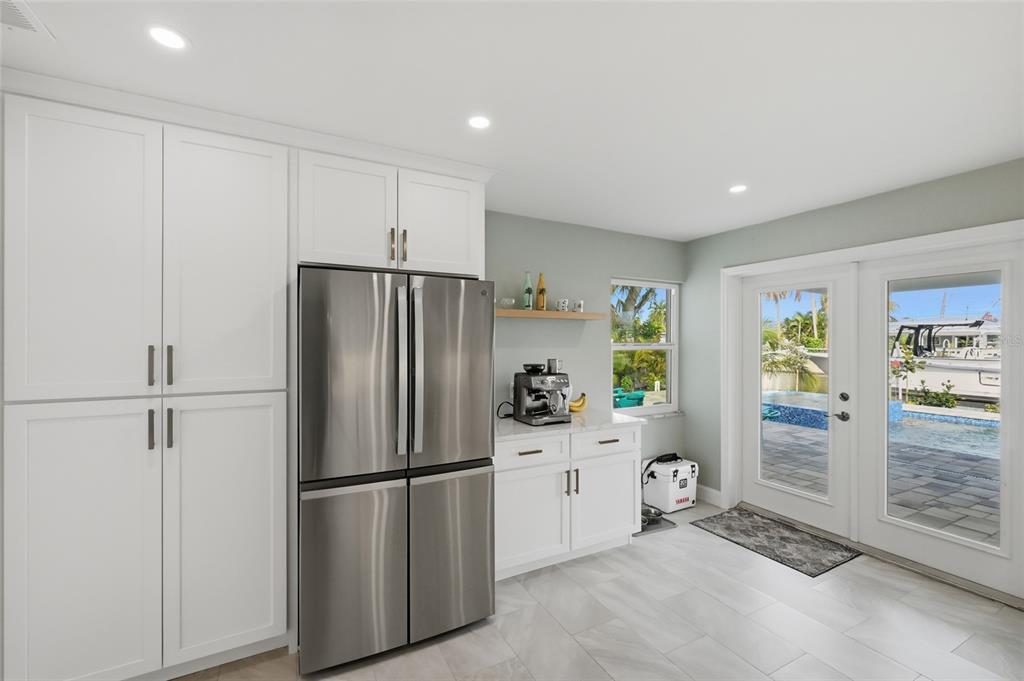 Holmes Beach, Florida, 34217, United States, 2 Bedrooms Bedrooms, ,2 BathroomsBathrooms,Residential,For Sale,2003450