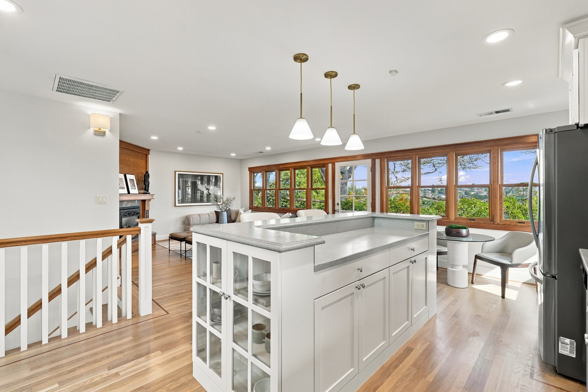  Timeless Craftsman in Belmont - 物件實景