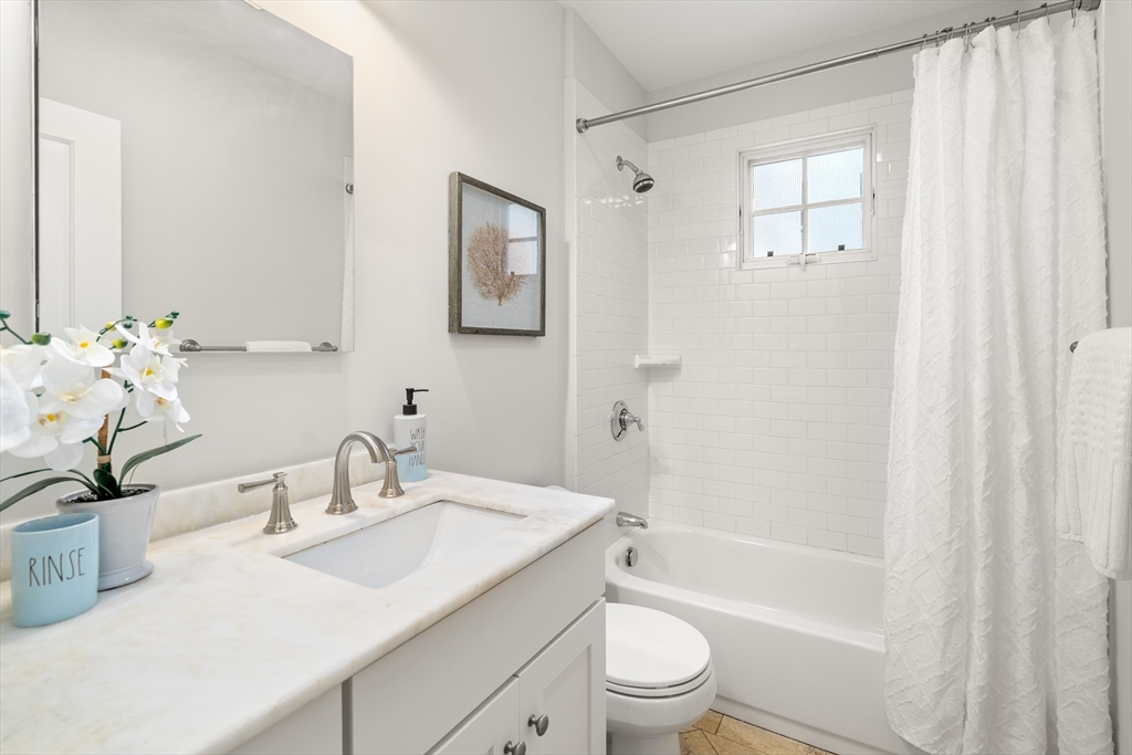 Cambridge, Massachusetts, 02139, United States, 4 Bedrooms Bedrooms, ,3 BathroomsBathrooms,Residential,For Sale,1939479