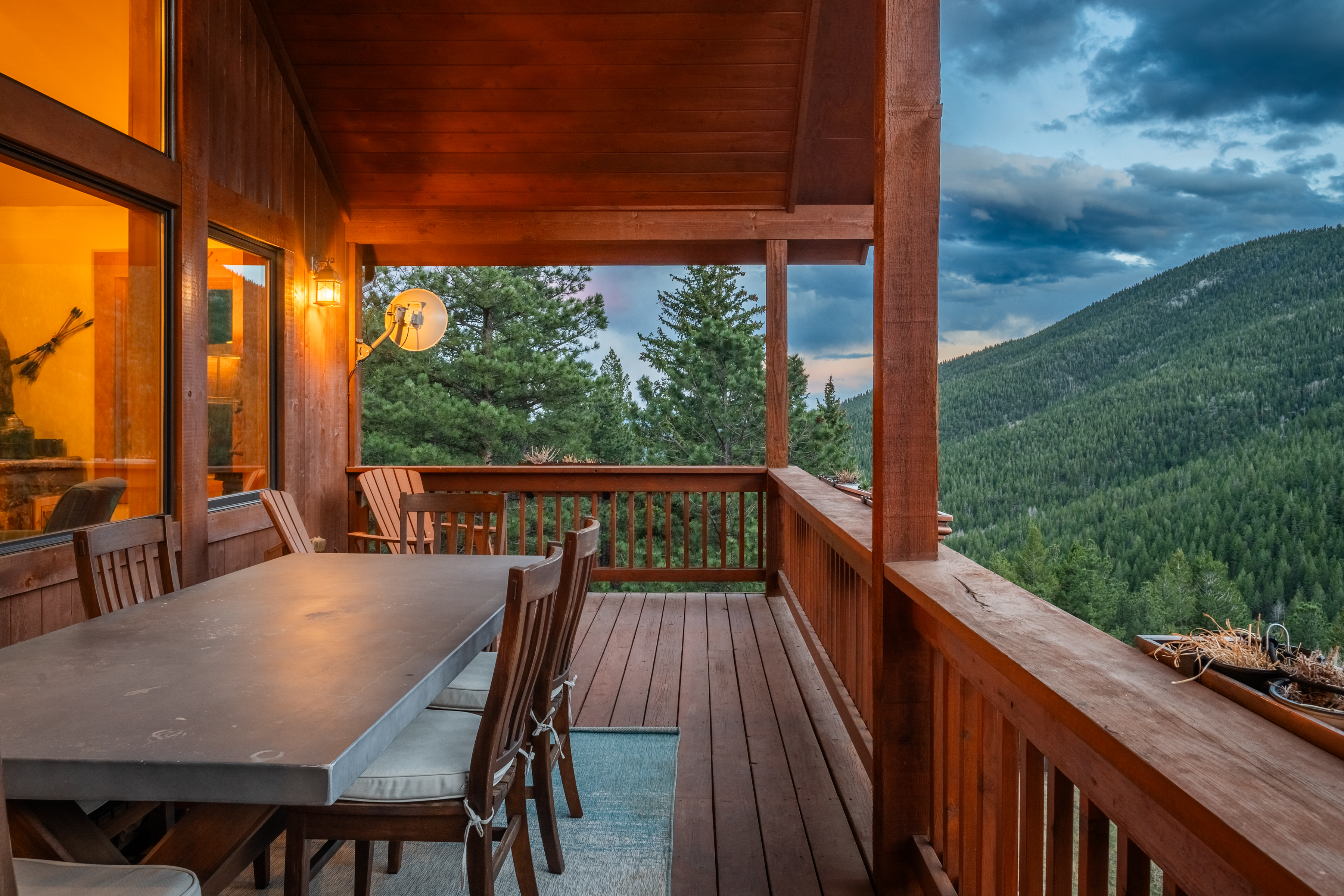  Main-Level Living in 2005-Built Timber Frame on Gentle 3.75 Acre Lot - 物件實景