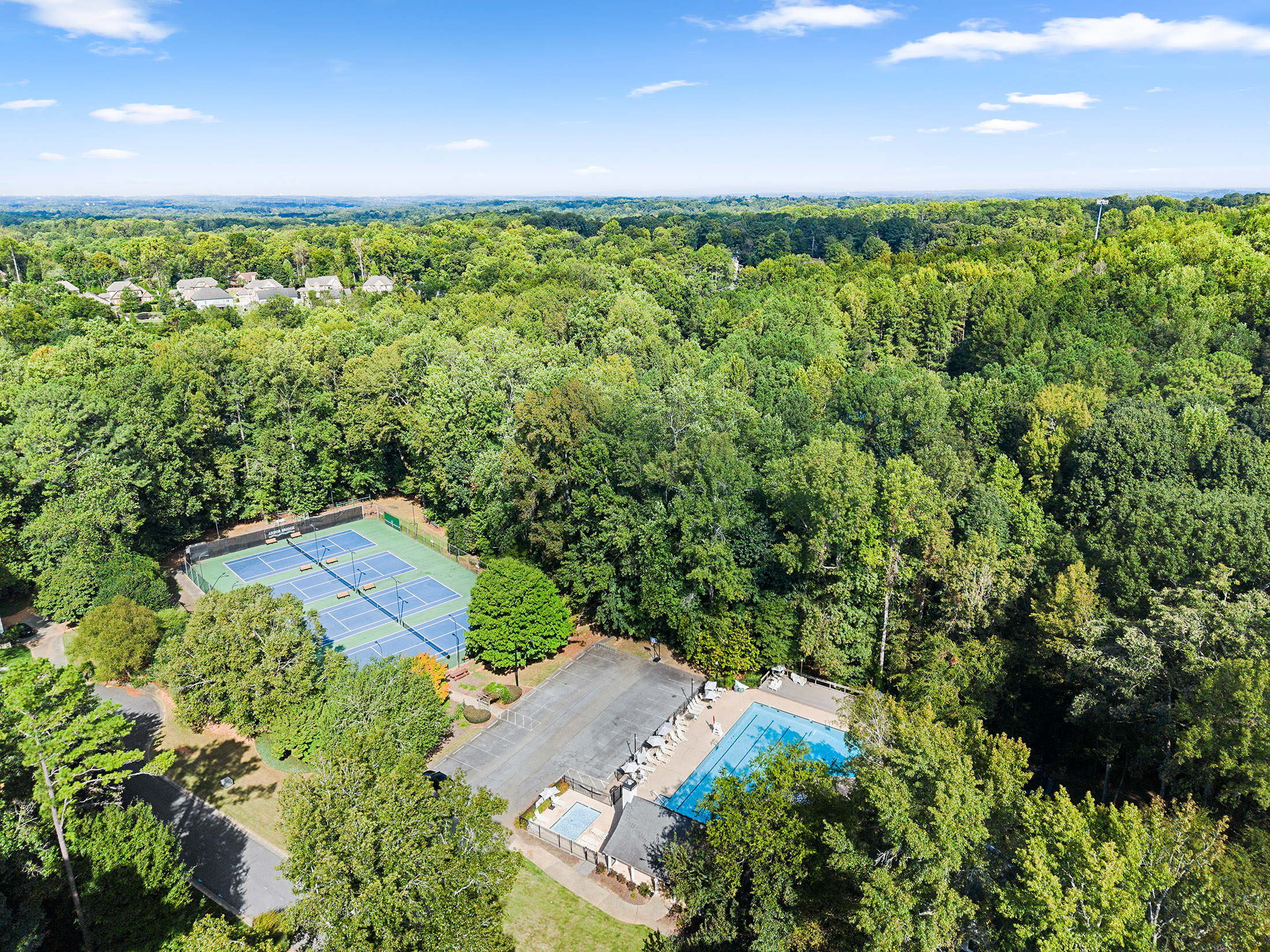  Beautifully Transformed Home in Lassiter School District - 物件實景