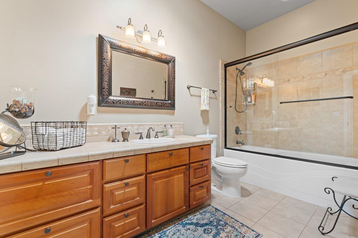 Penn Valley, California, 95946, United States, 5 Bedrooms Bedrooms, ,3 BathroomsBathrooms,Residential,For Sale,1915394