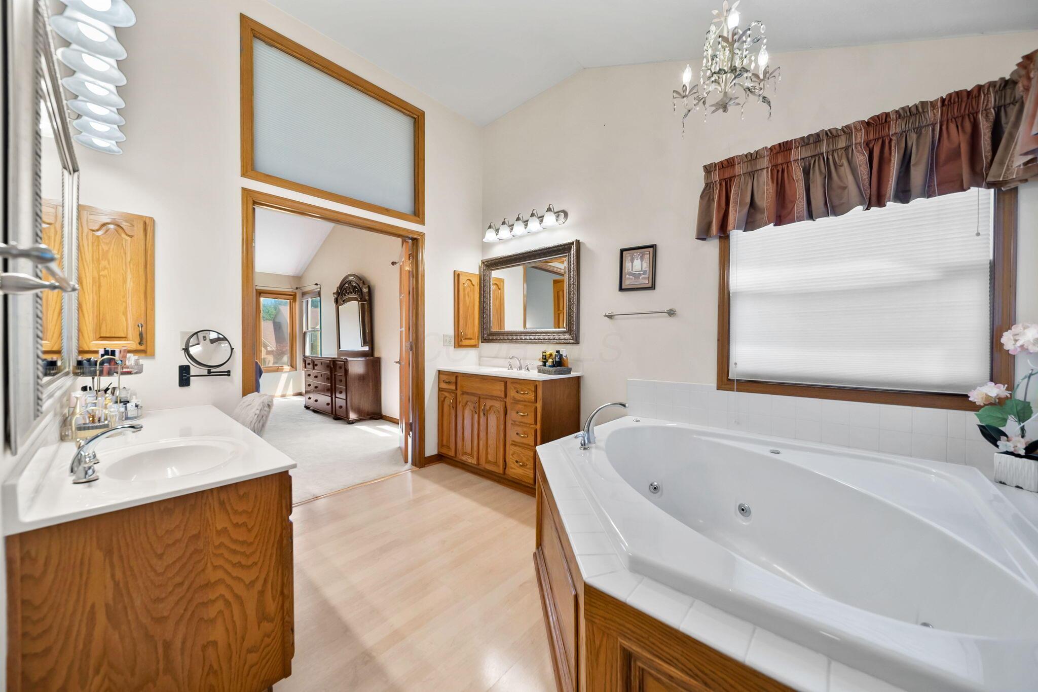 Dublin, Ohio, 43017, United States, 4 Bedrooms Bedrooms, ,4 BathroomsBathrooms,Residential,For Sale,1883217