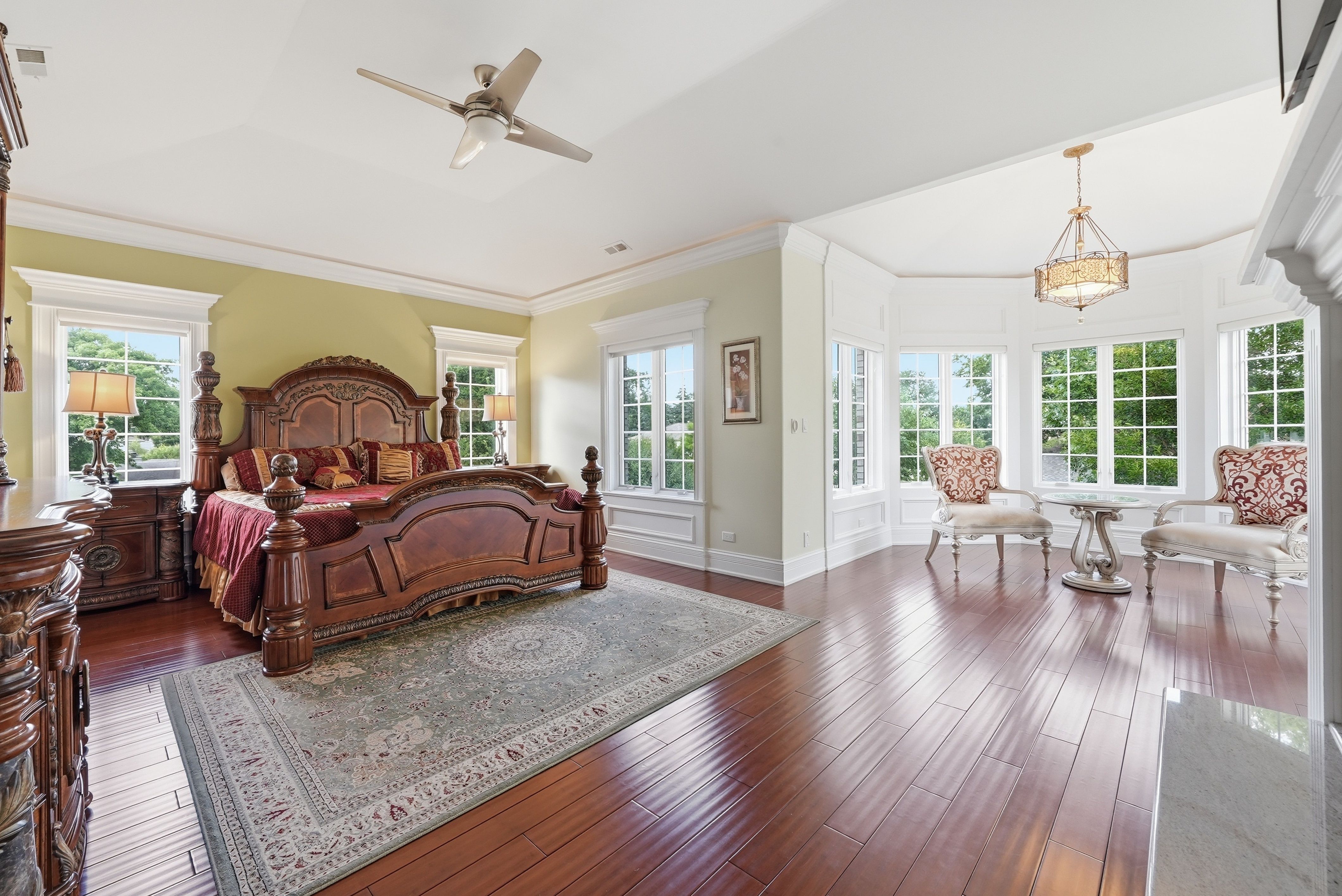  Perfectly Positioned in the Prestigious Golfview Hills Community of Hinsdale - 物件實景