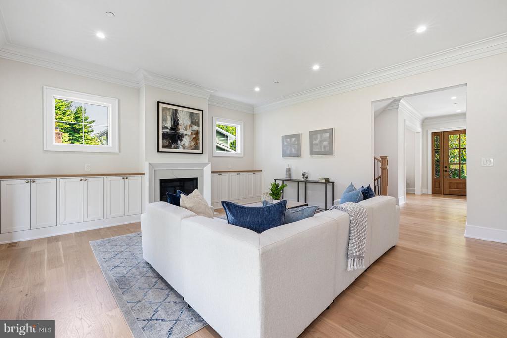 Chevy Chase, Maryland, 20815, United States, 6 Bedrooms Bedrooms, ,7 BathroomsBathrooms,Residential,For Sale,1976530