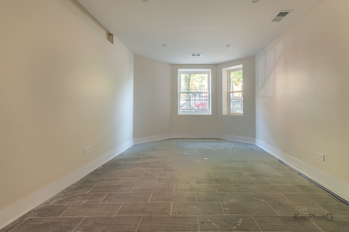 Chicago, Illinois, 60624, United States, 9 Bedrooms Bedrooms, ,Residential,For Sale,1979819