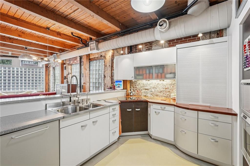 Atlanta, Georgia, 30313, United States, 2 Bedrooms Bedrooms, ,3 BathroomsBathrooms,Residential,For Sale,1978100