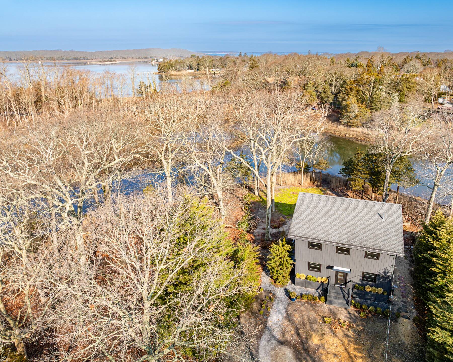  Southampton Cove Retreat - Renovated 3BR with Water Views - 物件實景