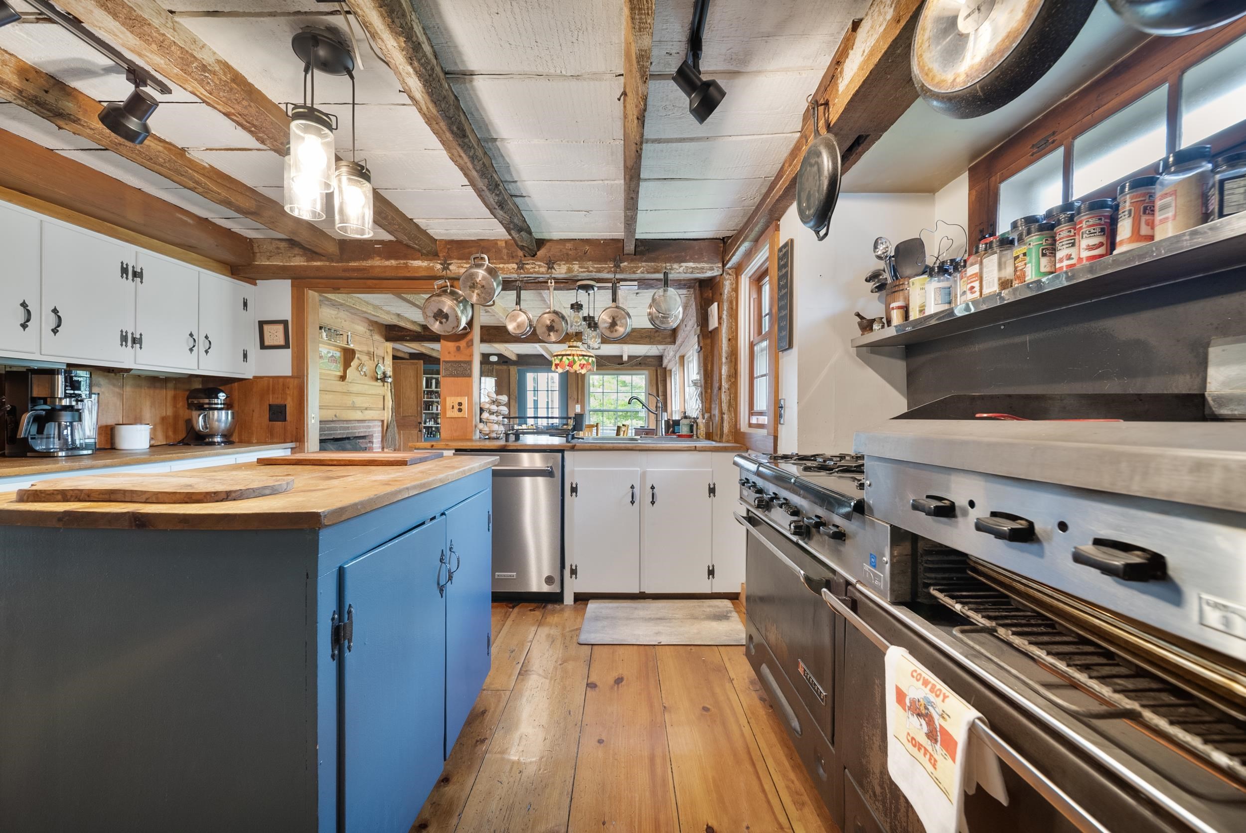 Francestown, New Hampshire, 03043, United States, 5 Bedrooms Bedrooms, ,4 BathroomsBathrooms,Residential,For Sale,1827172