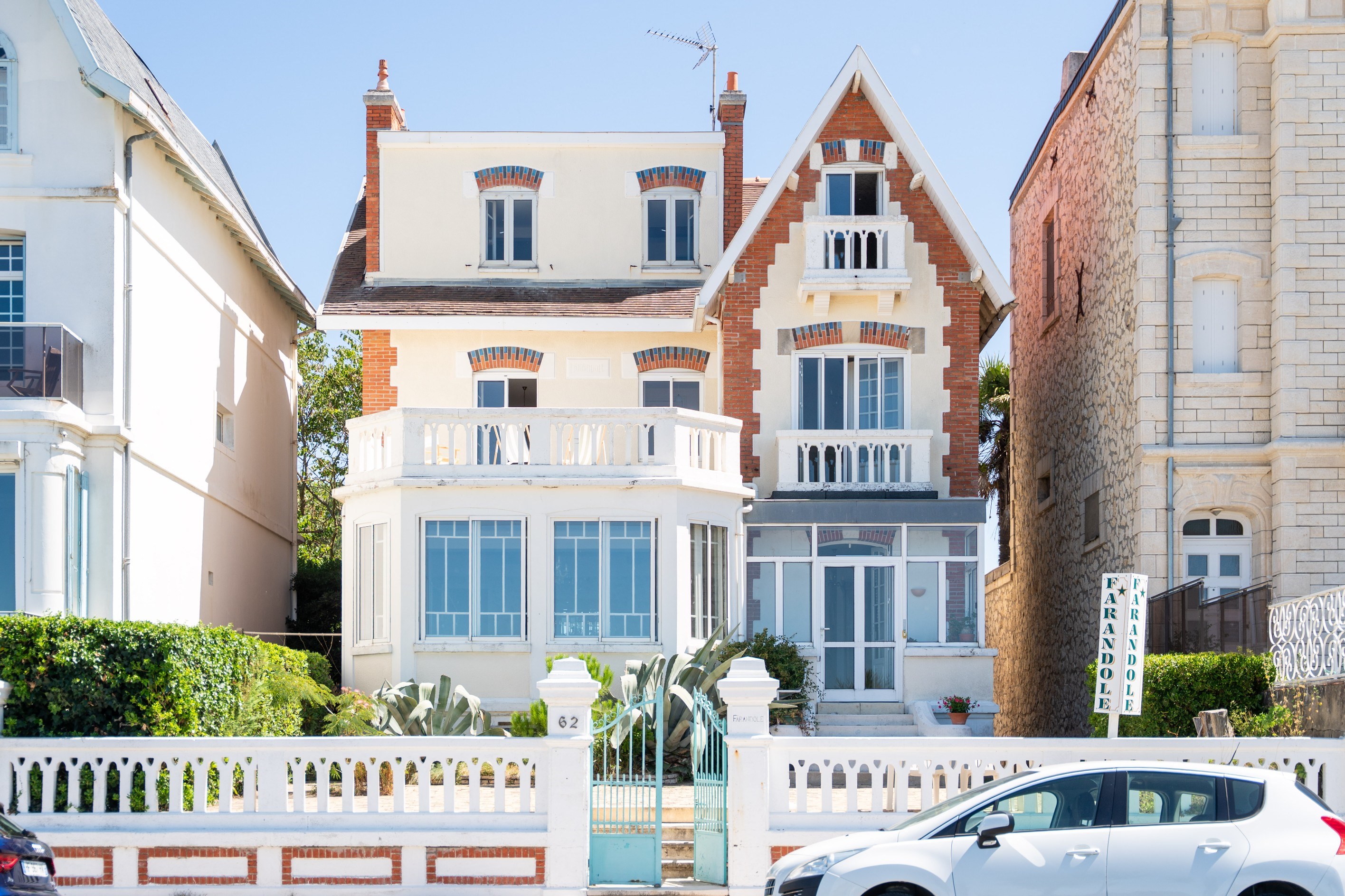  EXCEPTIONAL BELLE ÉPOQUE RESIDENCE ON THE WATERFRONT ROYAN - 物件實景