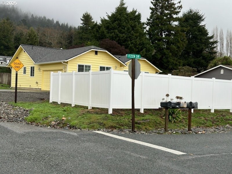Brookings, Oregon, 97415, United States, 3 Bedrooms Bedrooms, ,2 BathroomsBathrooms,Residential,For Sale,1935920