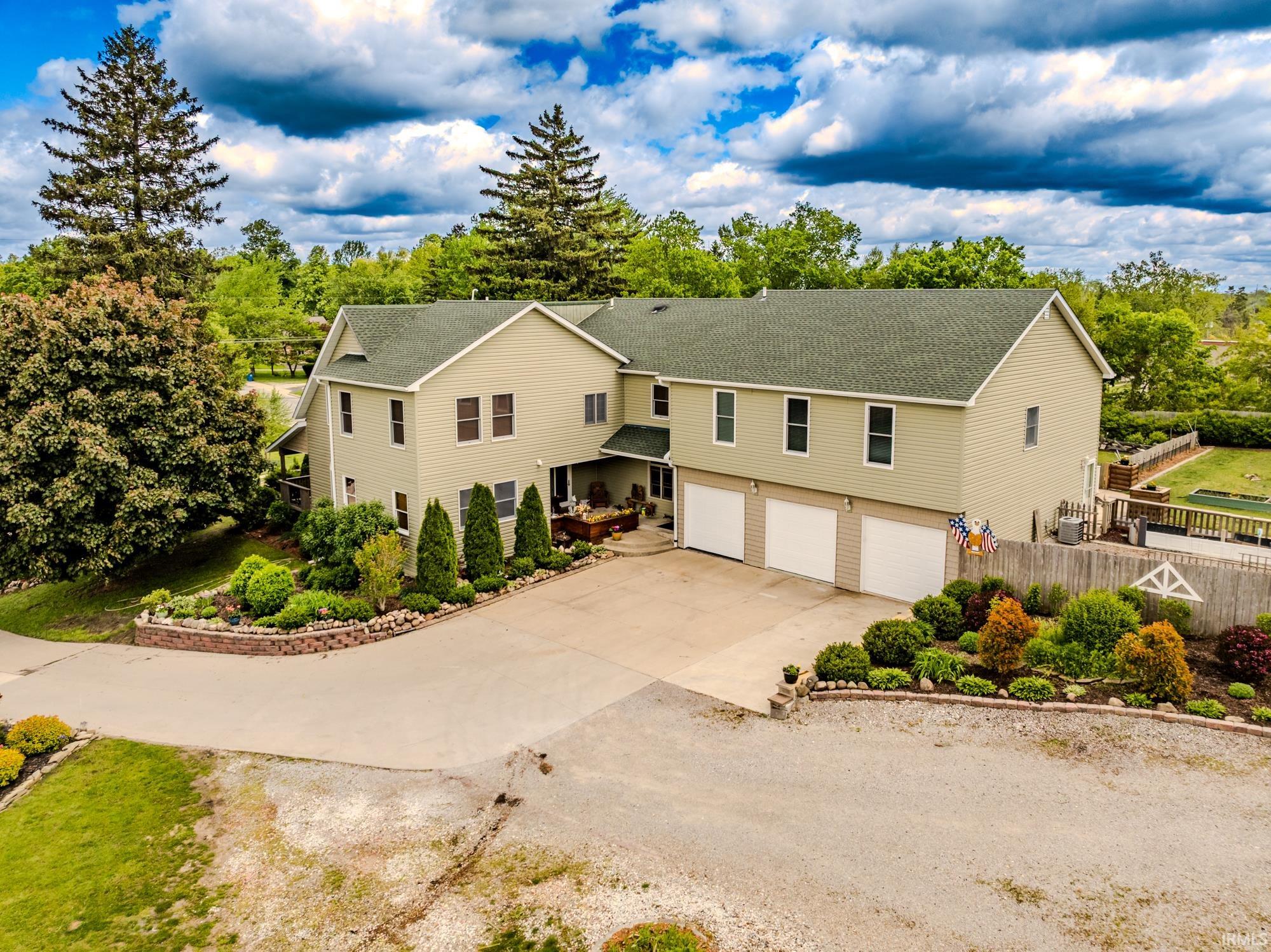 Angola, Indiana, 46730, United States, 6 Bedrooms Bedrooms, ,6 BathroomsBathrooms,Residential,For Sale,1973730