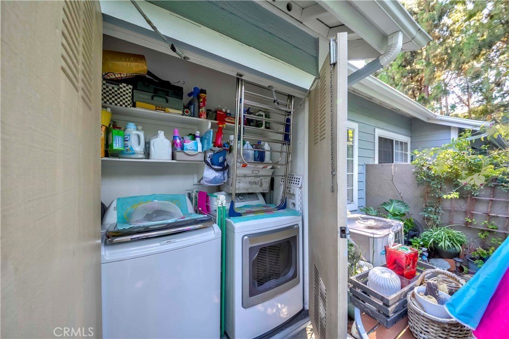 Aliso Viejo, California, 92656, United States, 2 Bedrooms Bedrooms, ,2 BathroomsBathrooms,Residential,For Sale,1901235