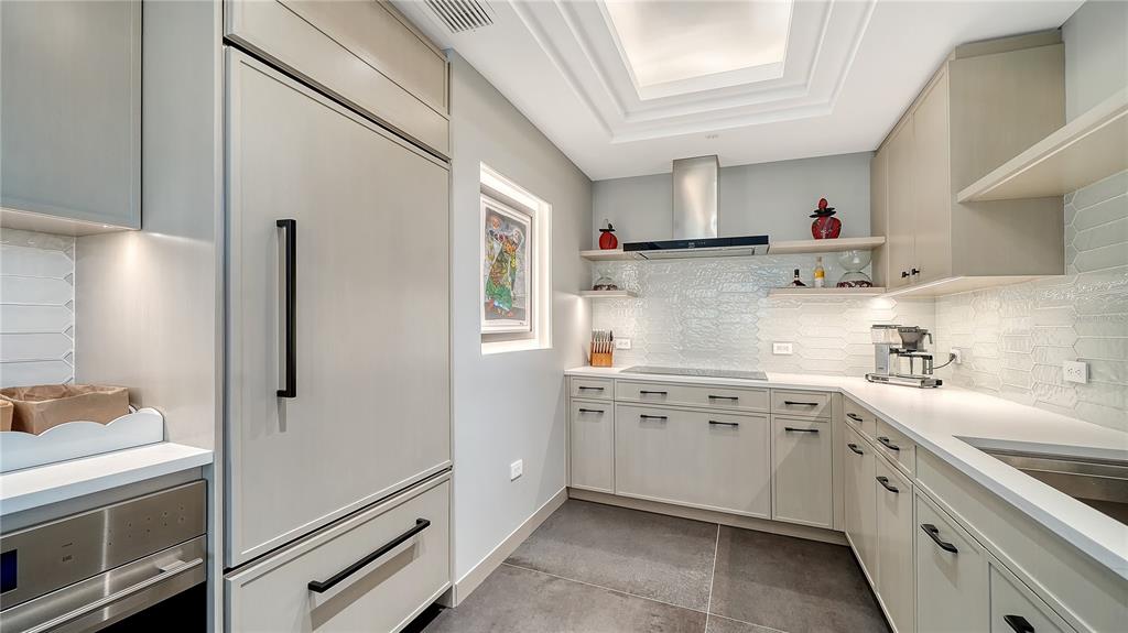 Longboat Key, Florida, 34228, United States, 3 Bedrooms Bedrooms, ,3 BathroomsBathrooms,Residential,For Sale,1989594