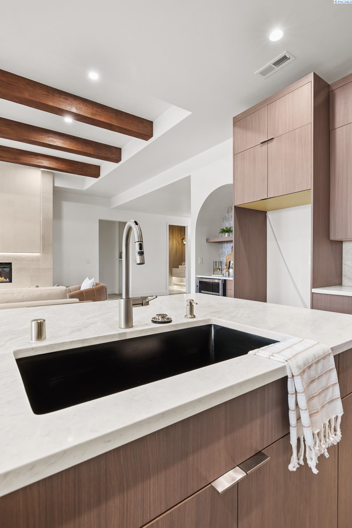 Richland, Washington, 99352, United States, 4 Bedrooms Bedrooms, ,2 BathroomsBathrooms,Residential,For Sale,2000118