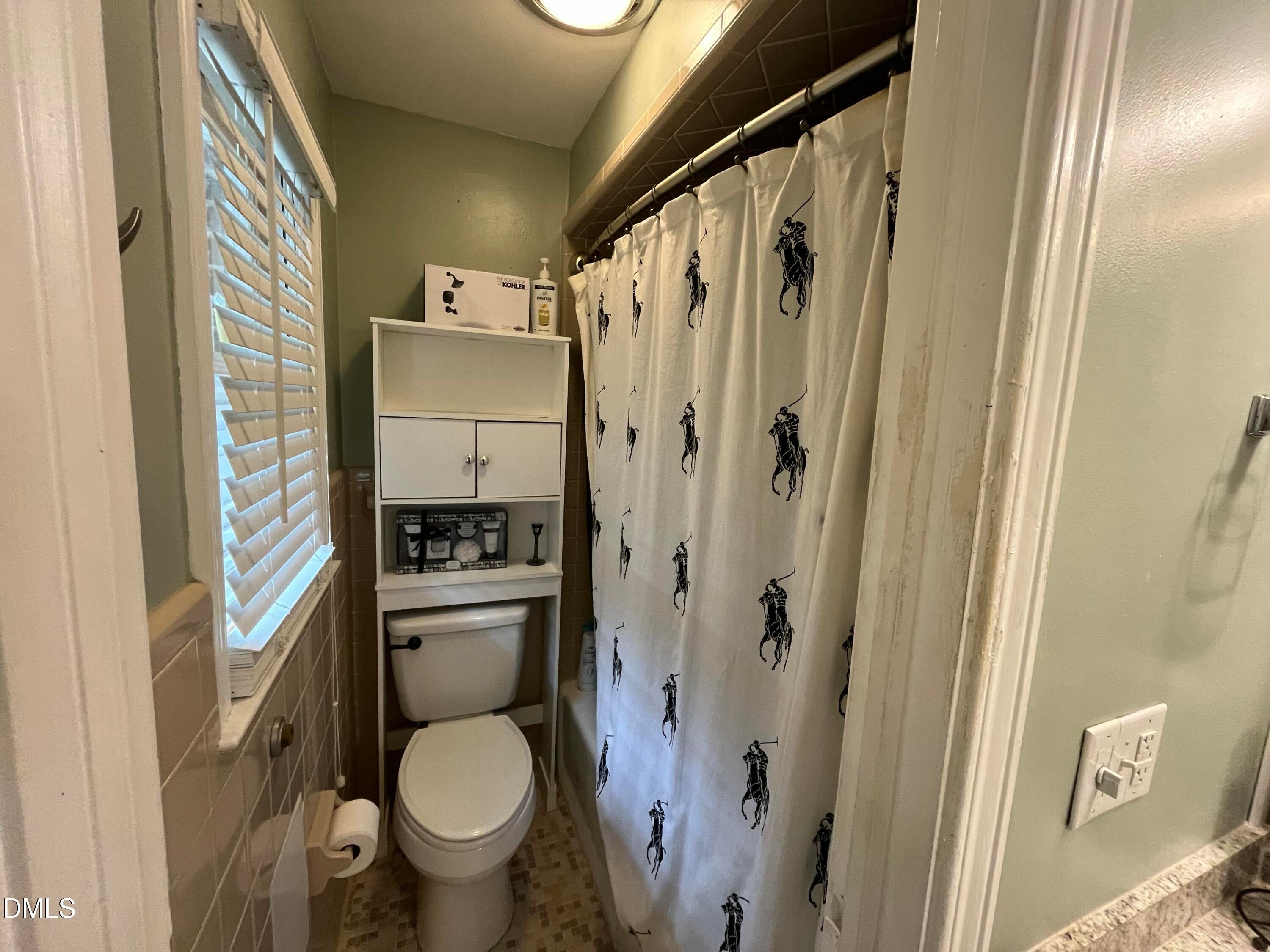 Burlington, North Carolina, 27215, United States, 6 Bedrooms Bedrooms, ,5 BathroomsBathrooms,Residential,For Sale,1999831