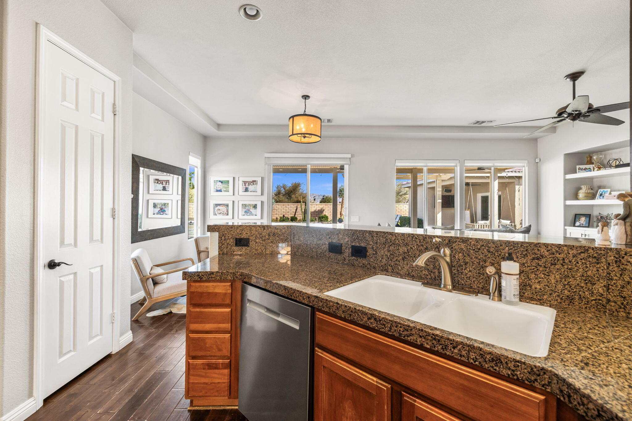 La Quinta, California, 92253, United States, 5 Bedrooms Bedrooms, ,3 BathroomsBathrooms,Residential,For Sale,1998389