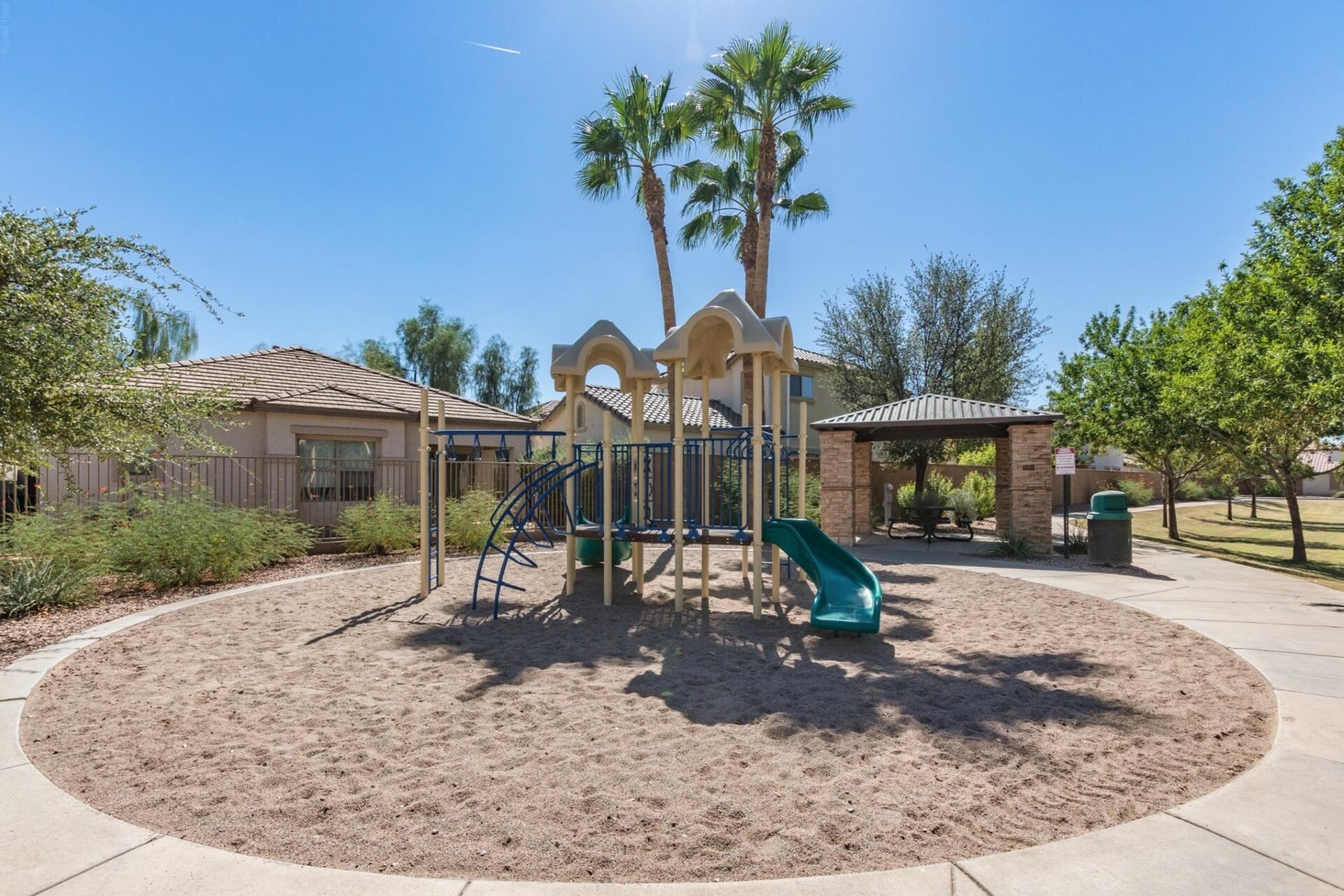  1271 E Canyon Creek Drive  Gilbert, AZ - 物件實景