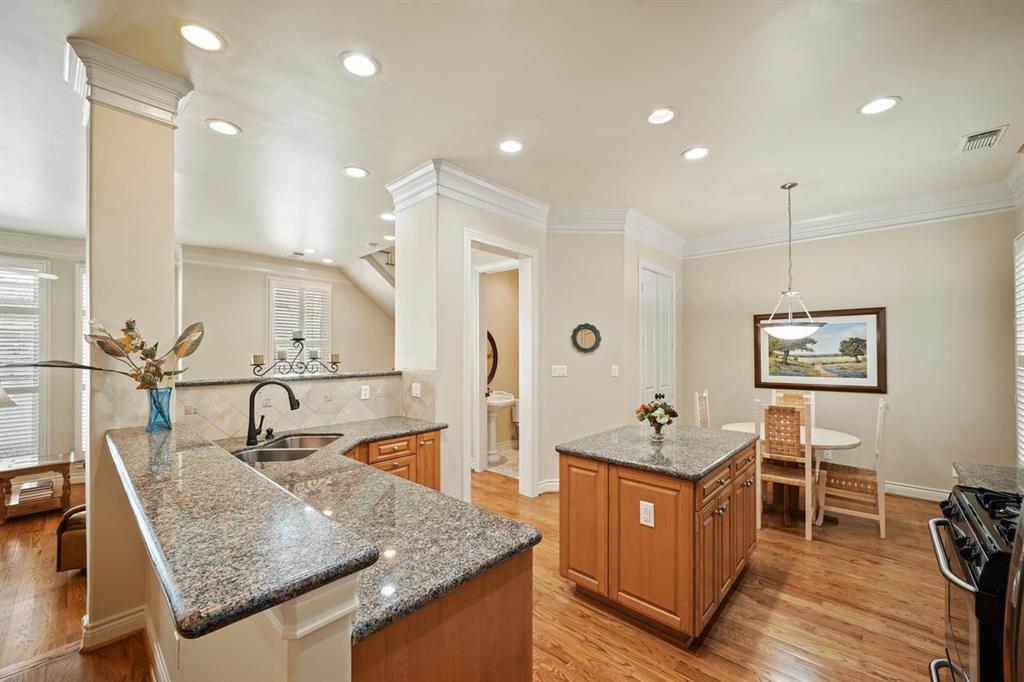 Houston, Texas, 77025, United States, 3 Bedrooms Bedrooms, ,4 BathroomsBathrooms,Residential,For Sale,1874785
