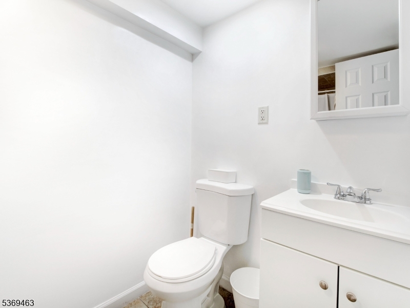 Union Twp., New Jersey, 07083, United States, 4 Bedrooms Bedrooms, ,2 BathroomsBathrooms,Residential,For Sale,1901304