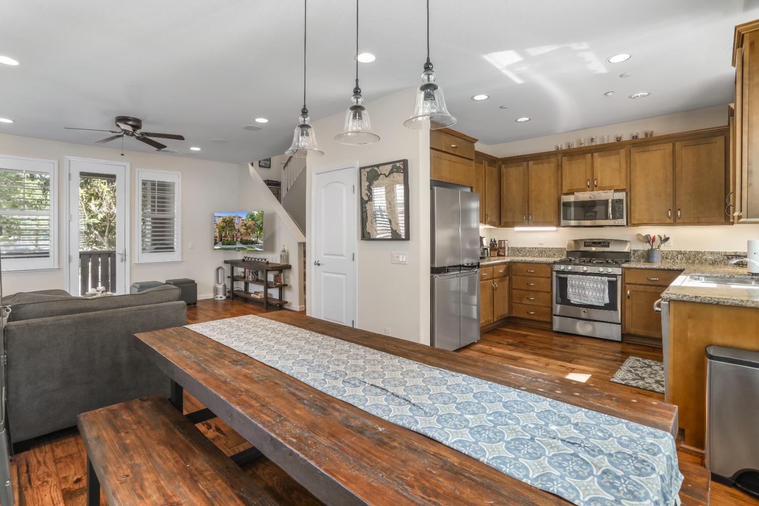 Dublin, California, 94568, United States, 2 Bedrooms Bedrooms, ,3 BathroomsBathrooms,Residential,For Sale,1879034