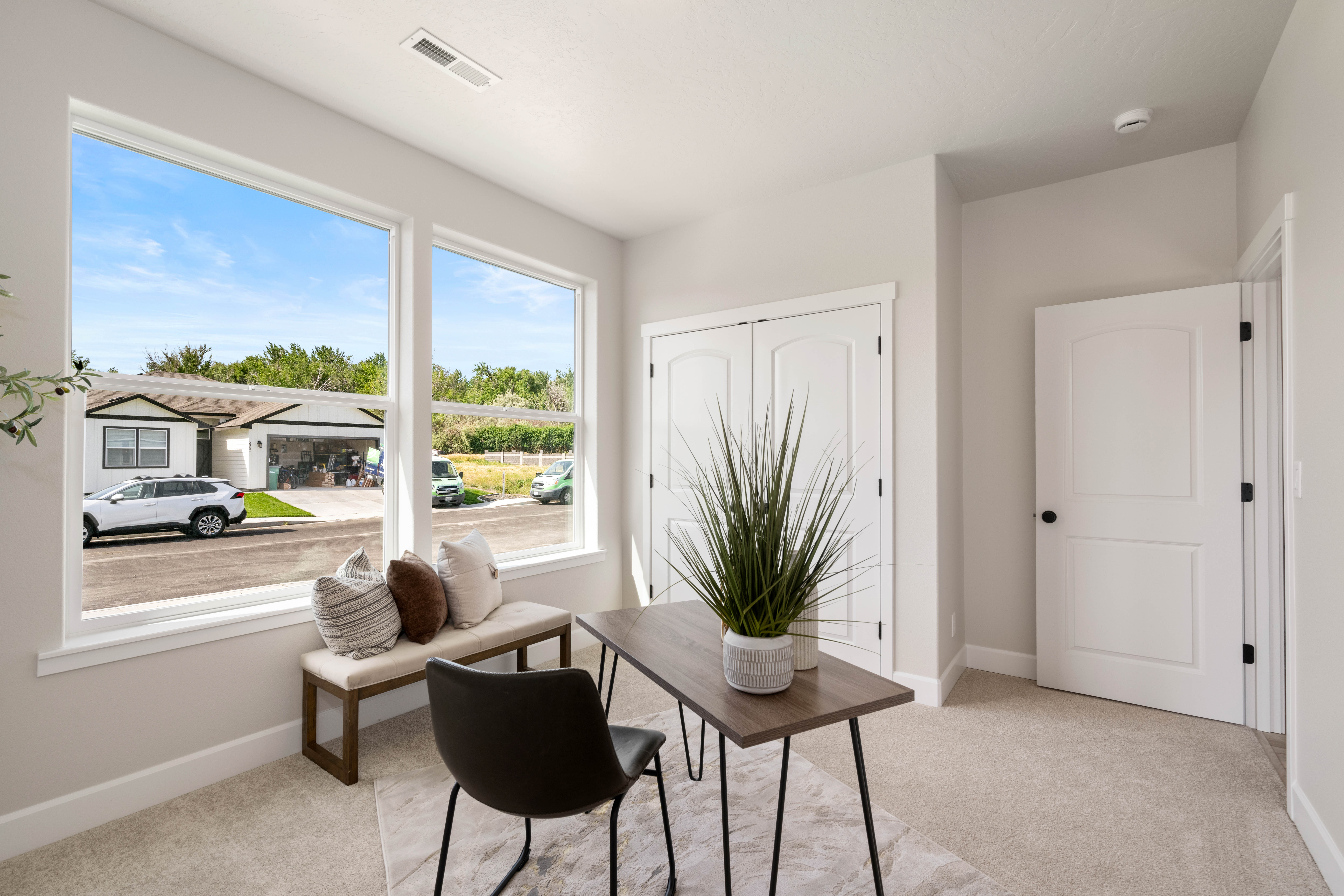  3 Car Garage, Great Floor Plan & Corner Lot - 物件實景