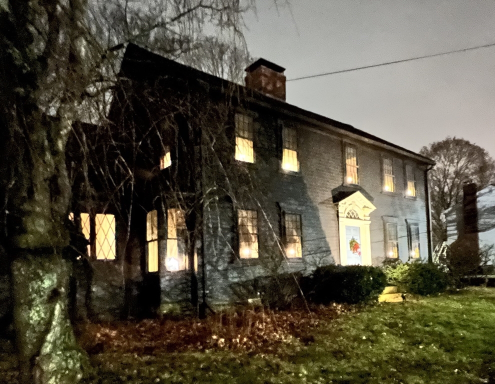 Attleboro, Massachusetts, 02703, United States, 5 Bedrooms Bedrooms, ,2 BathroomsBathrooms,Residential,For Sale,1983996