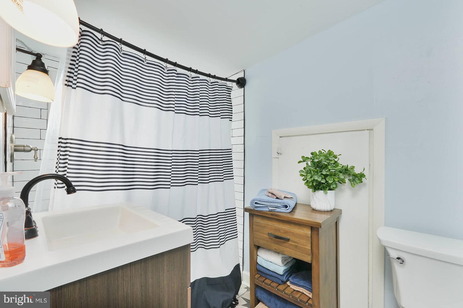 Annapolis, Maryland, 21401, United States, ,Residential,For Sale,2002475