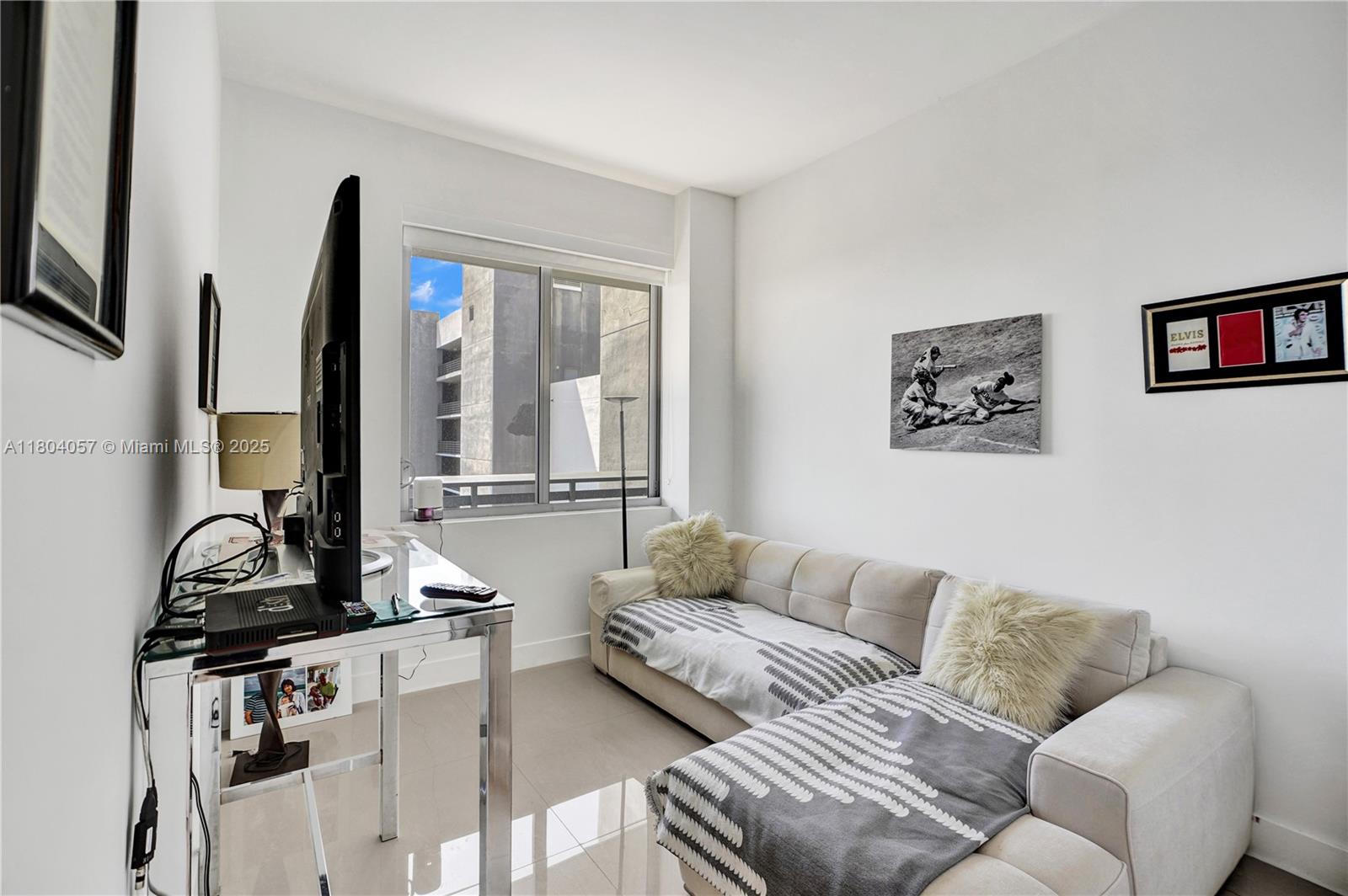 North Miami Beach, Florida, 33160, United States, 2 Bedrooms Bedrooms, ,2 BathroomsBathrooms,Residential,For Sale,1826638