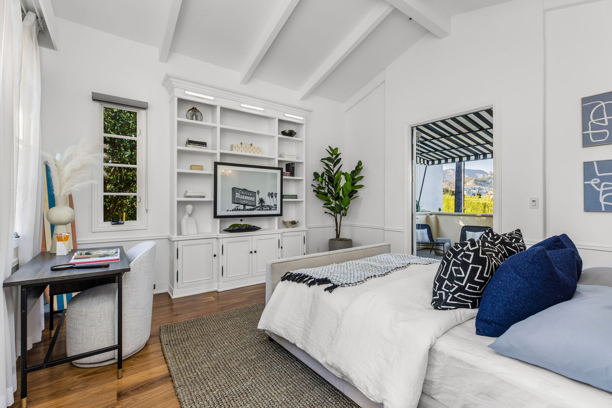  Romantic Spanish Retreat in Whitley Heights - 物件實景